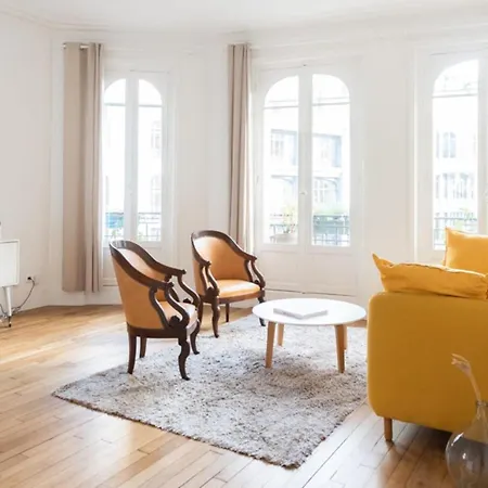 Beautiful Luxurious Apt, Bright And Spacious